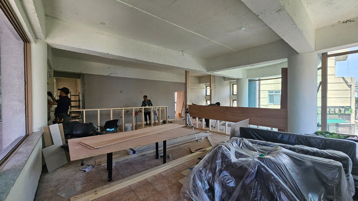 법인 사무실 확장 이전 준비 중